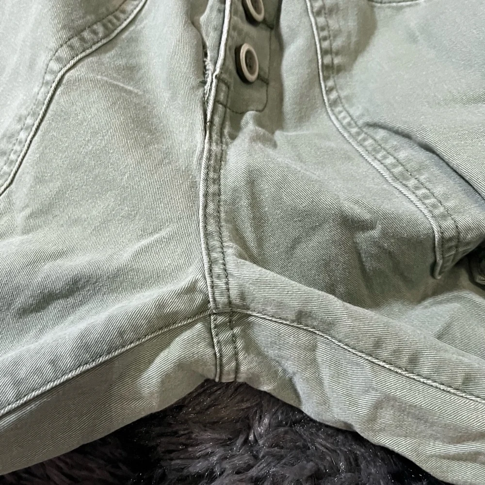 pistola cropped utility